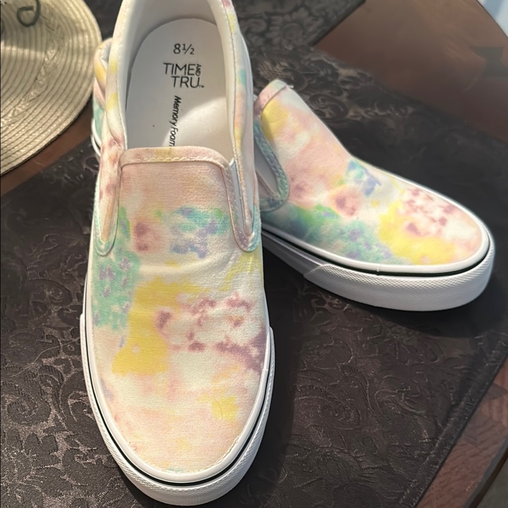 Time and Tru Women's Tie-Dye Sneakers